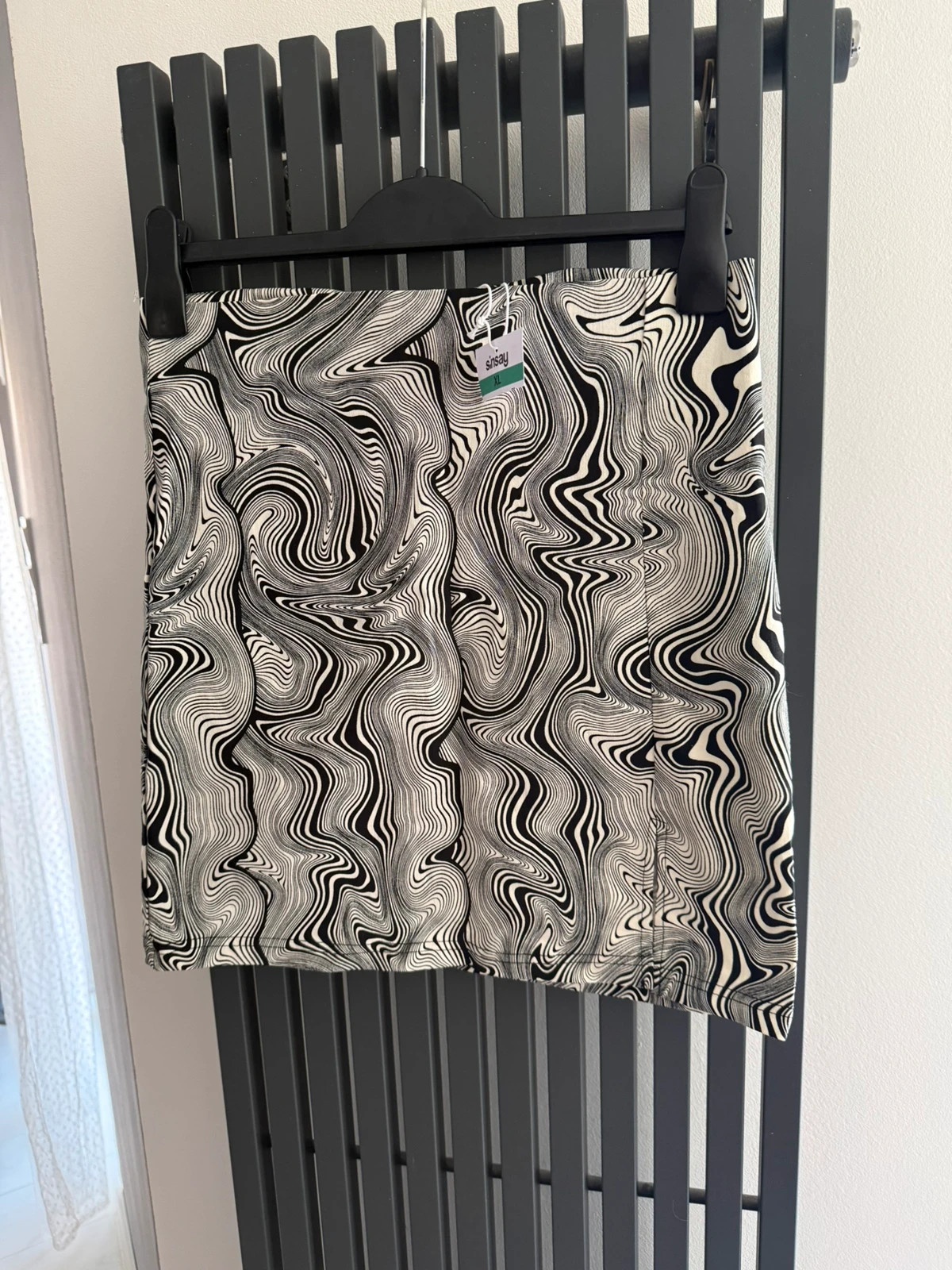 Sinsay psychedelic miniszoknya / XL méret 1