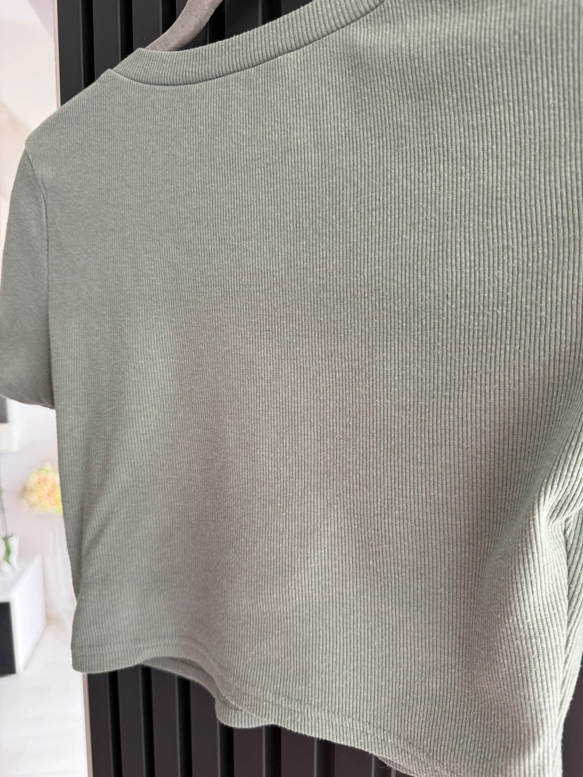 Zöld bordás crop top (Shein) - S méret 4