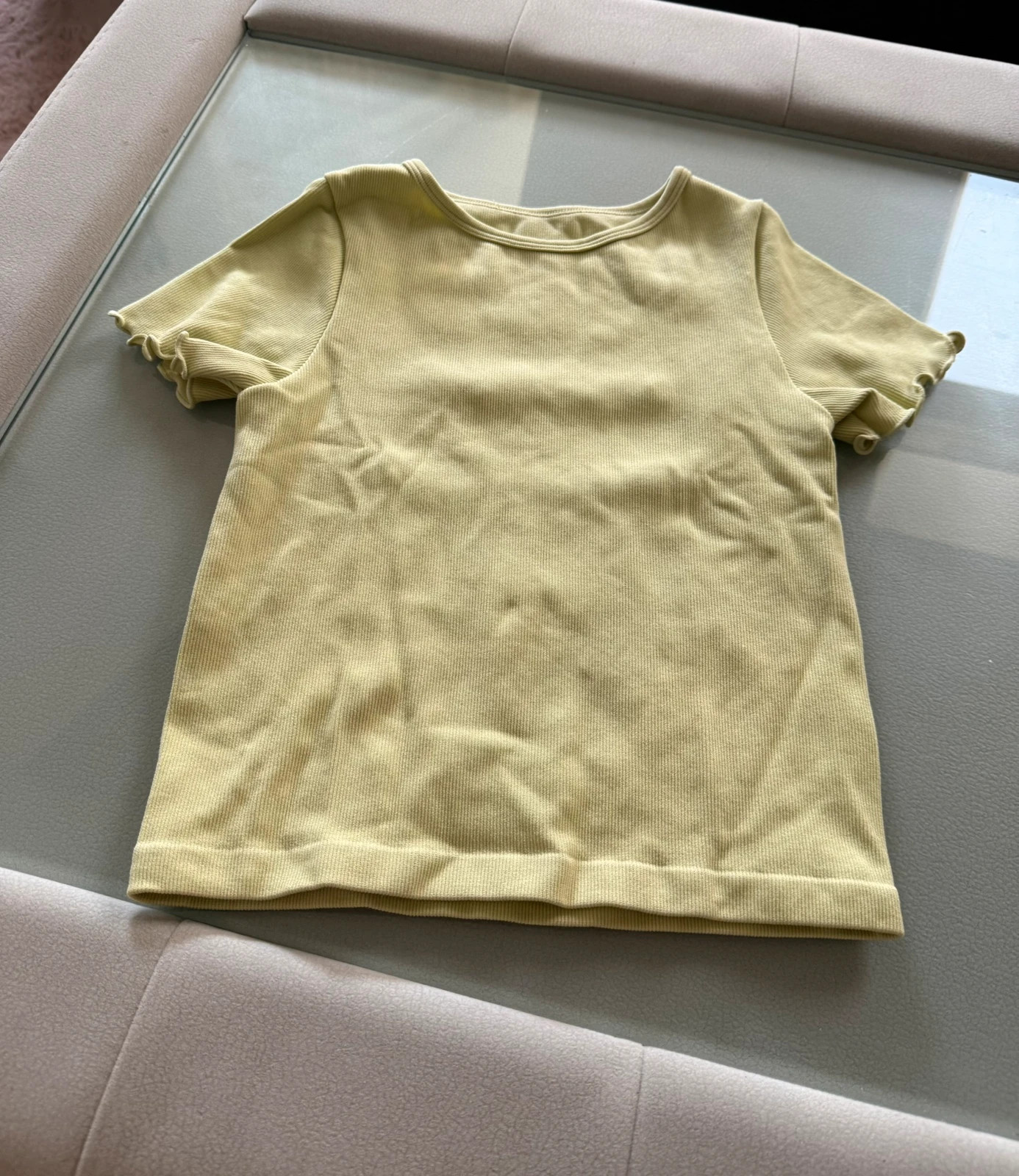 Zöld bordázott crop top fodros ujjakkal 1