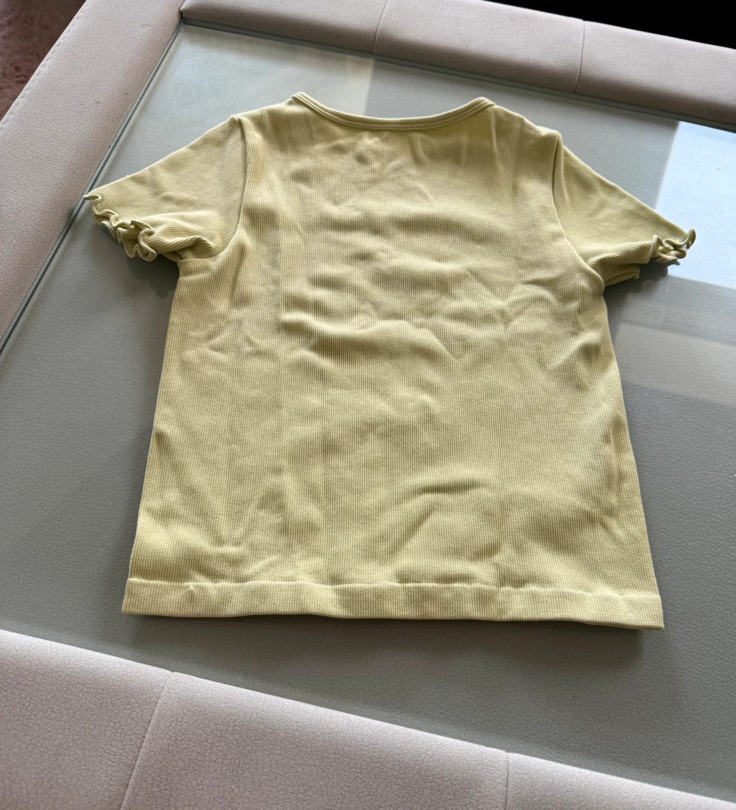 Zöld bordázott crop top fodros ujjakkal 2
