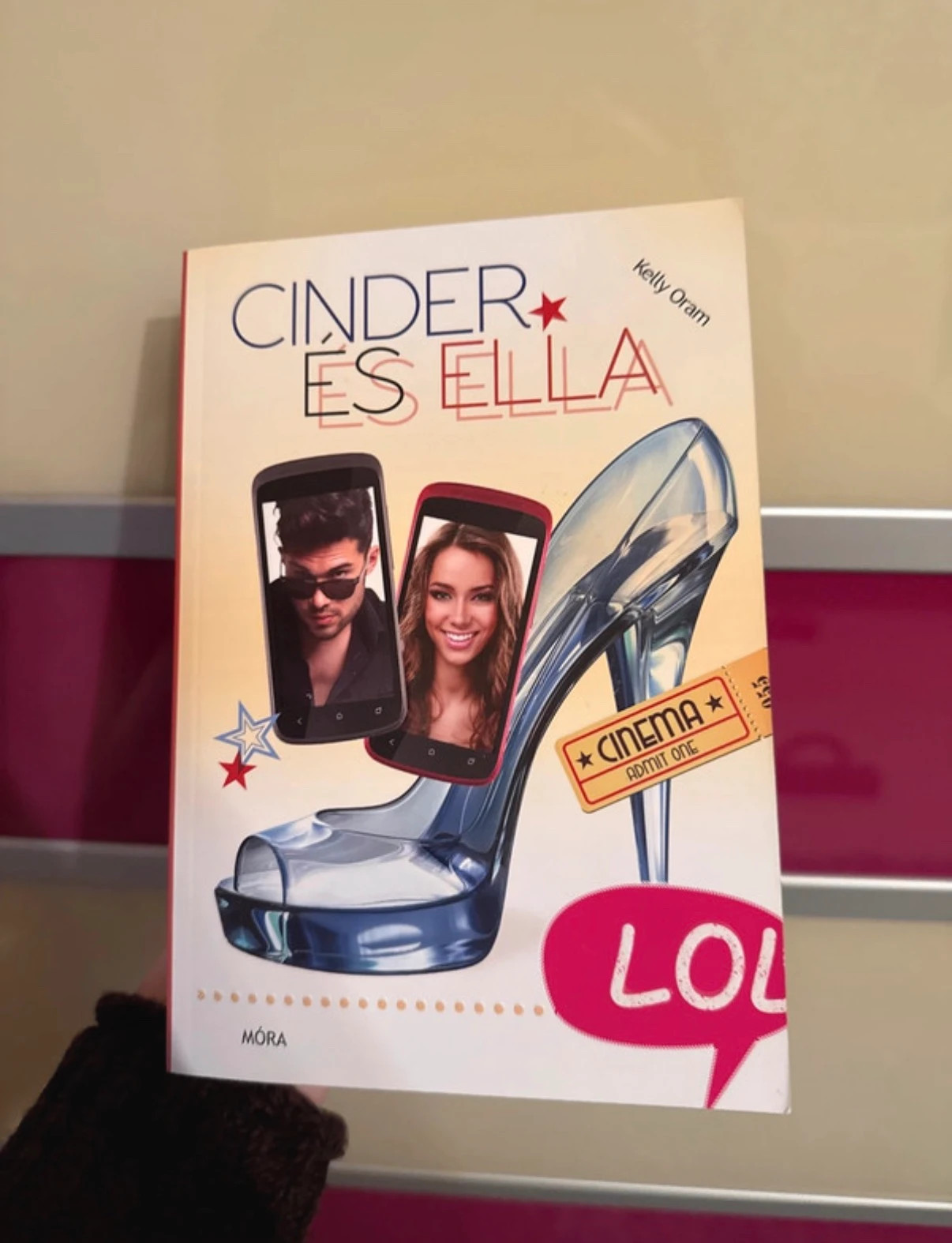 Kelly Oram - Cinder és Ella 1