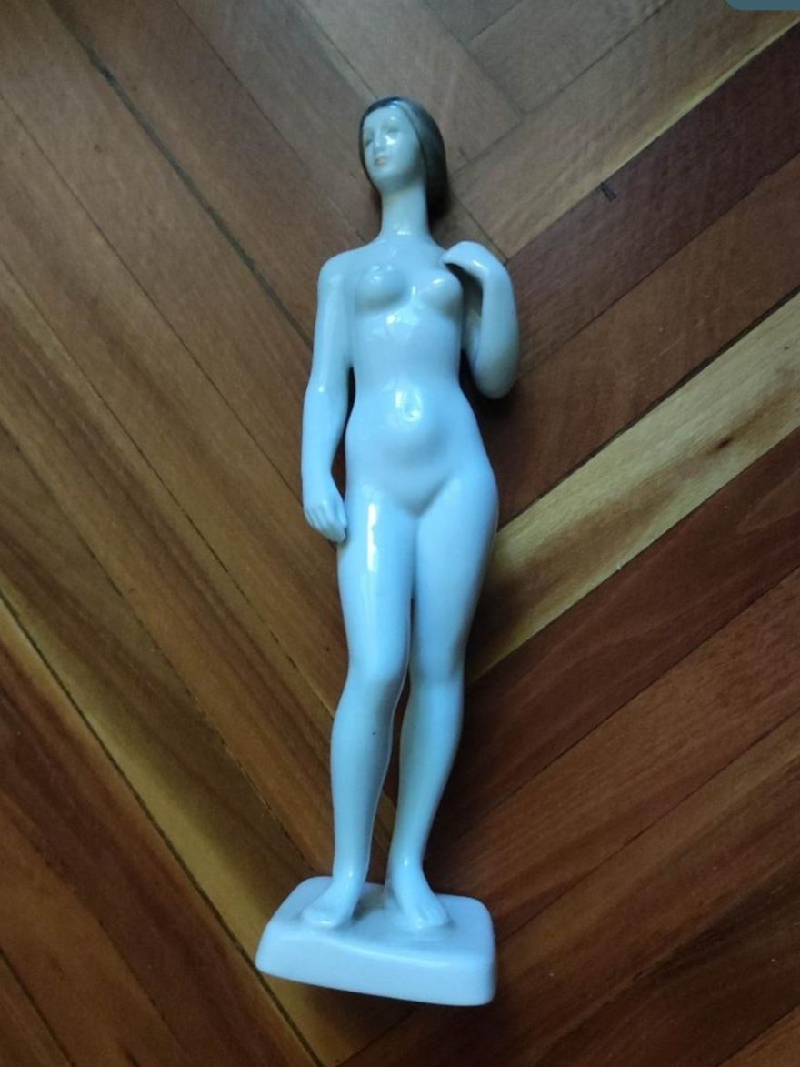 Hollóházi porcelán női akt szobor 1
