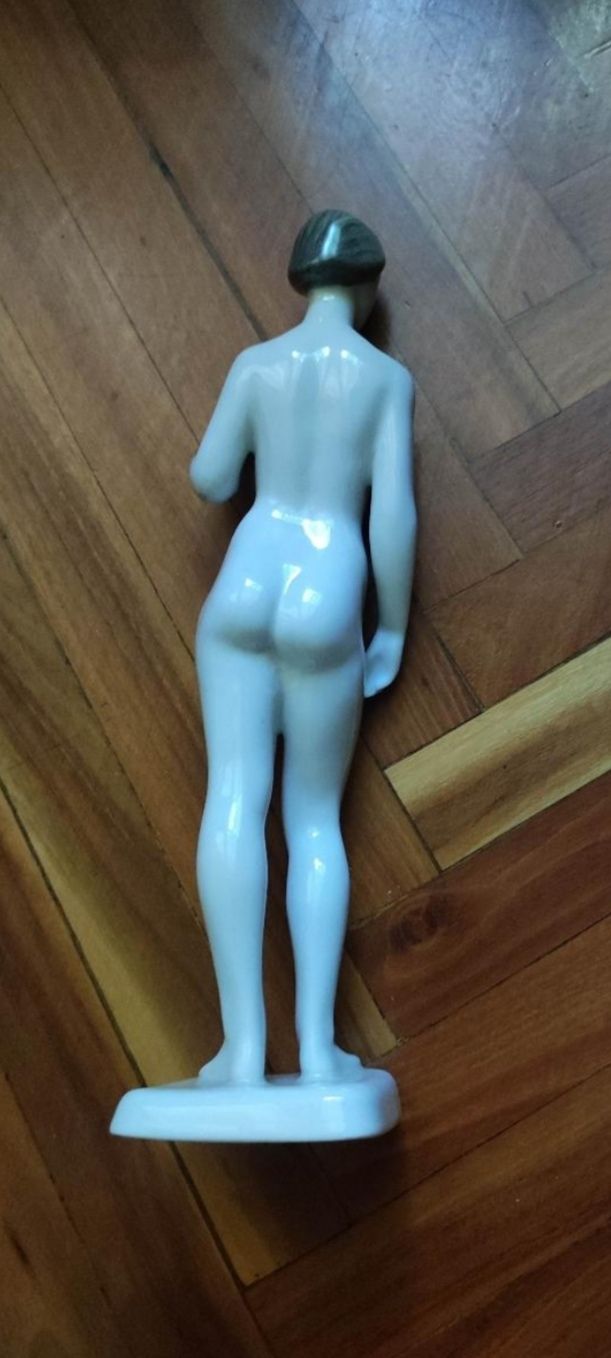 Hollóházi porcelán női akt szobor 2