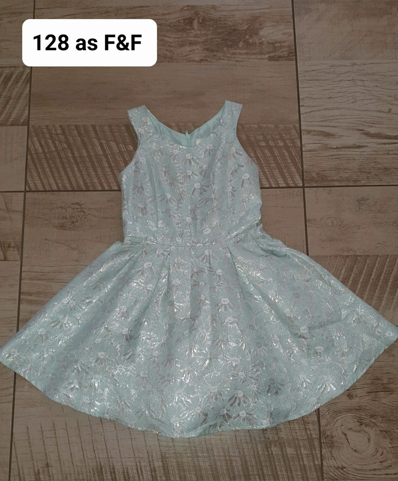128 as F&F csini ruha