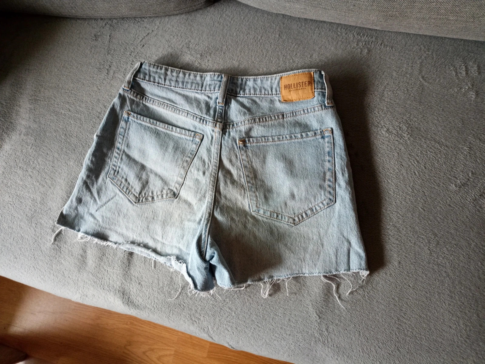 Hollister farmer short 3