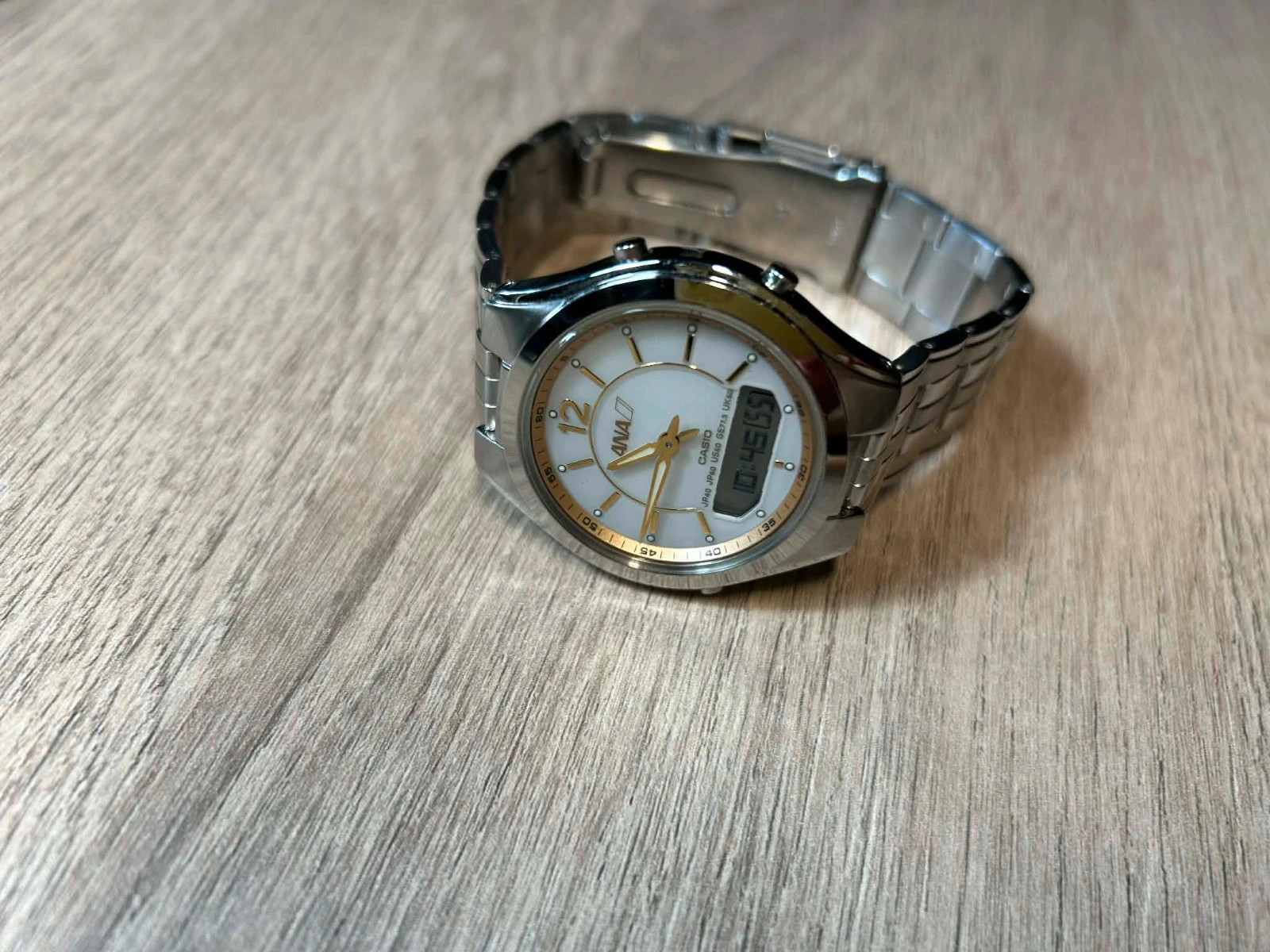 Casio ana LCW-M200 3