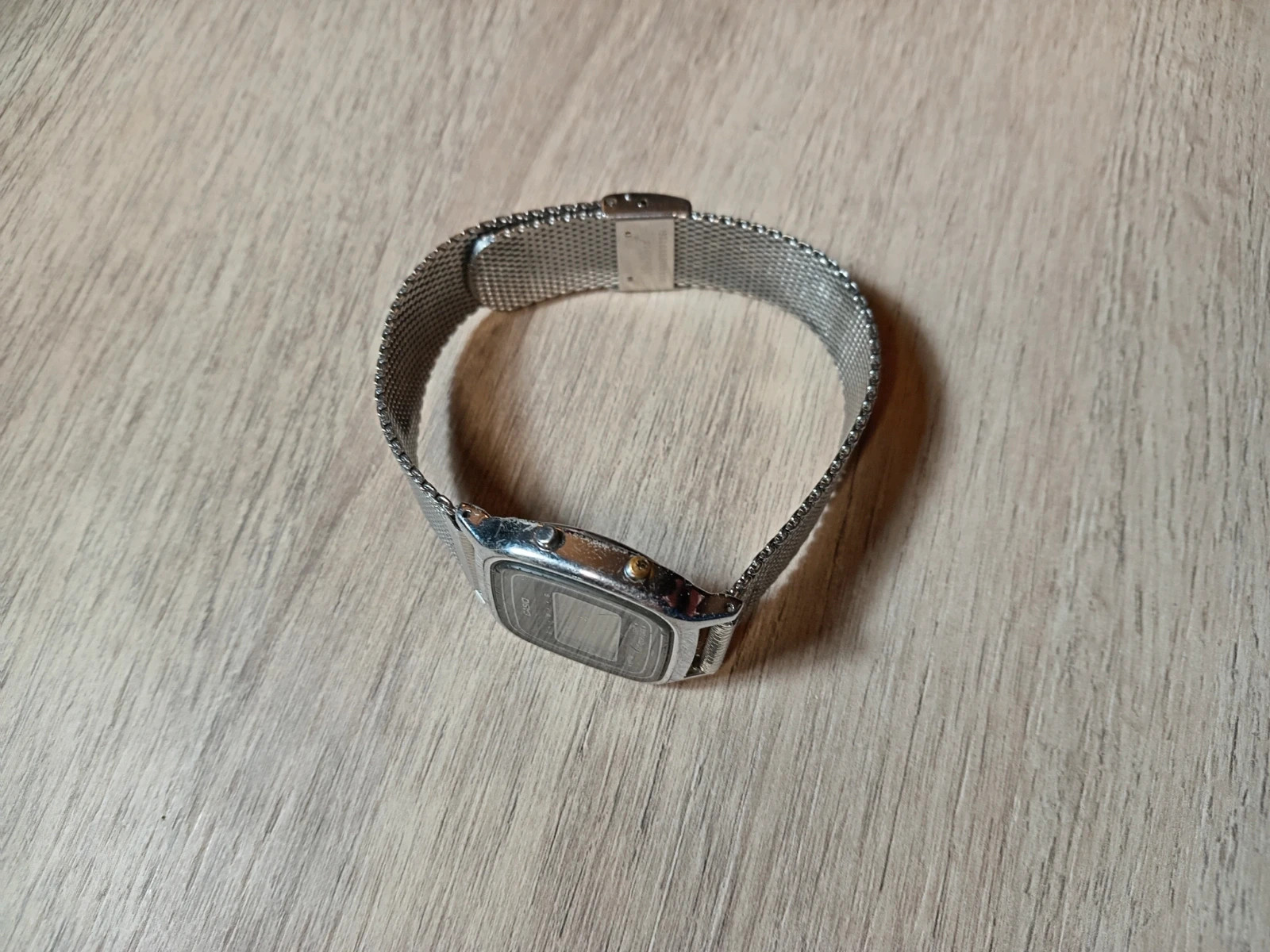 Casio 76B-411 3