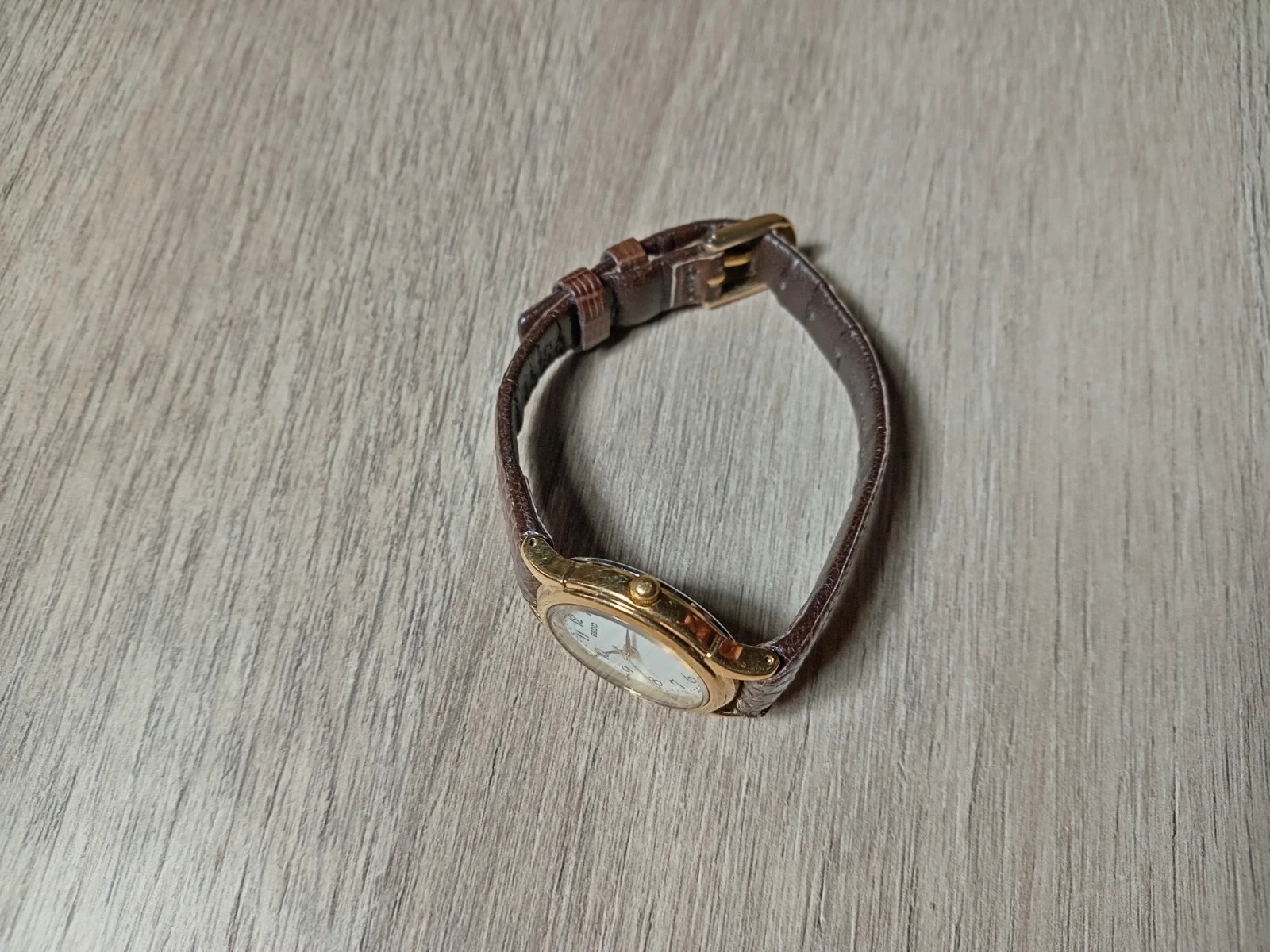 Seiko 7N01-6880 3