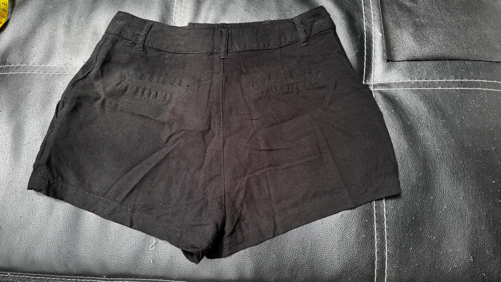 H&M Divided fekete lenge rövidnadrág EUR 34 2