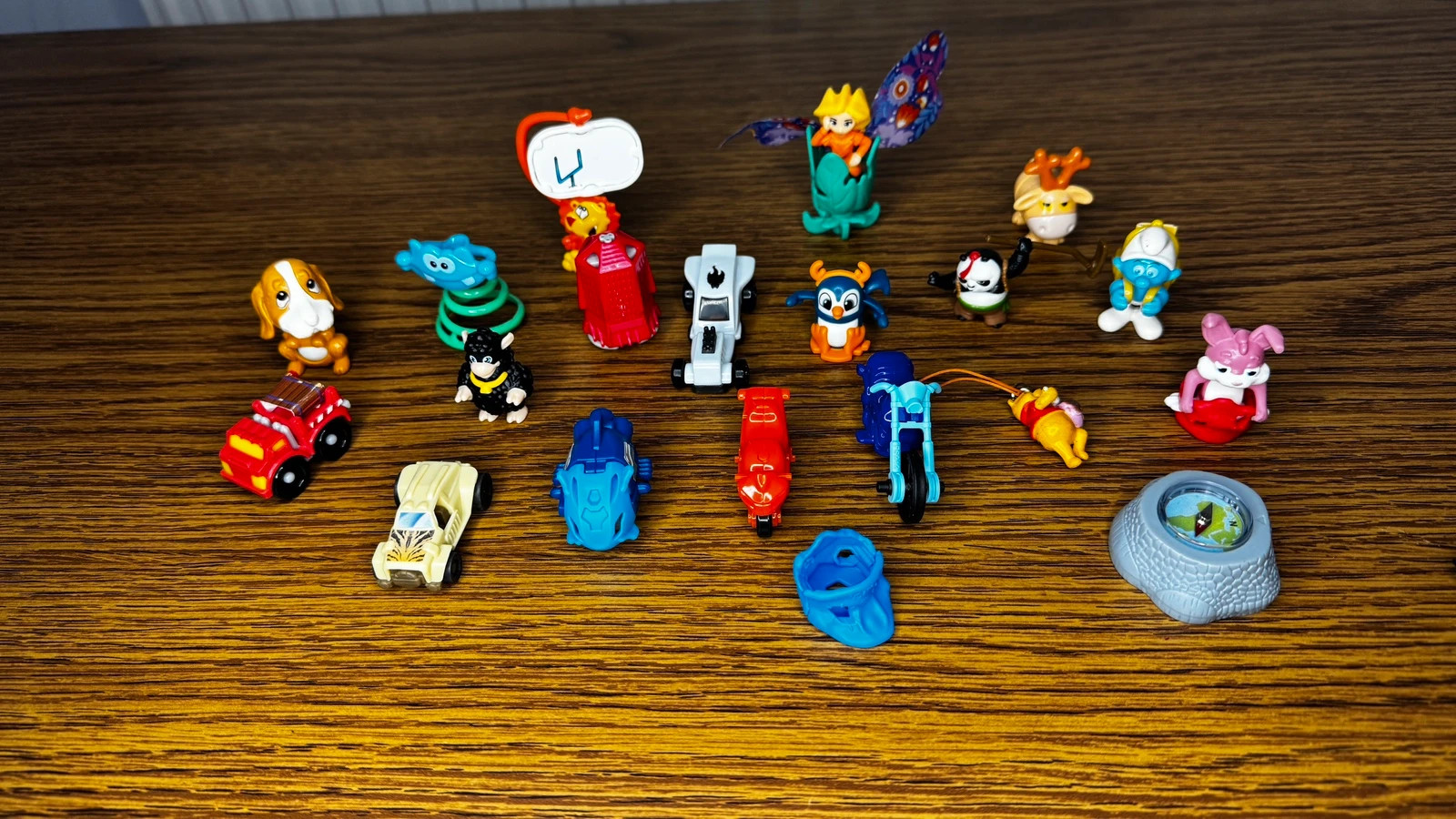 Nagy Kinder figura és játék csomag (19 db) 3