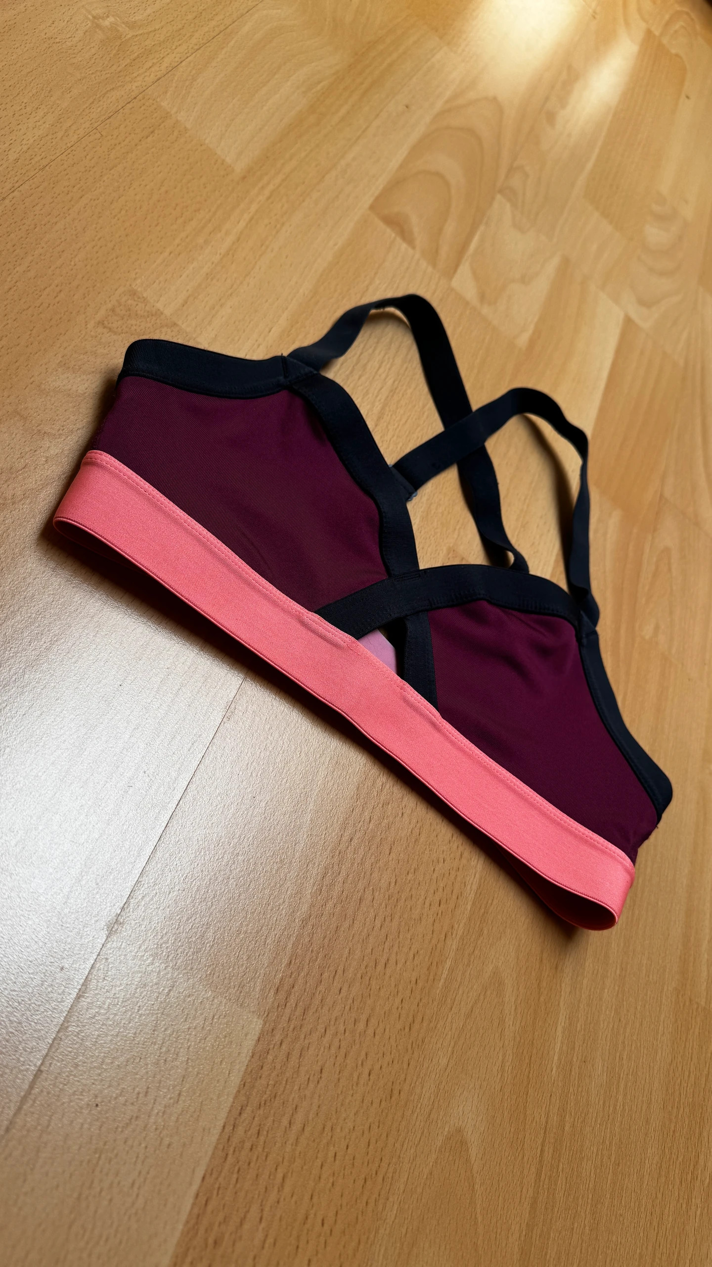 H&M keresztpántos sportmelltartó 1