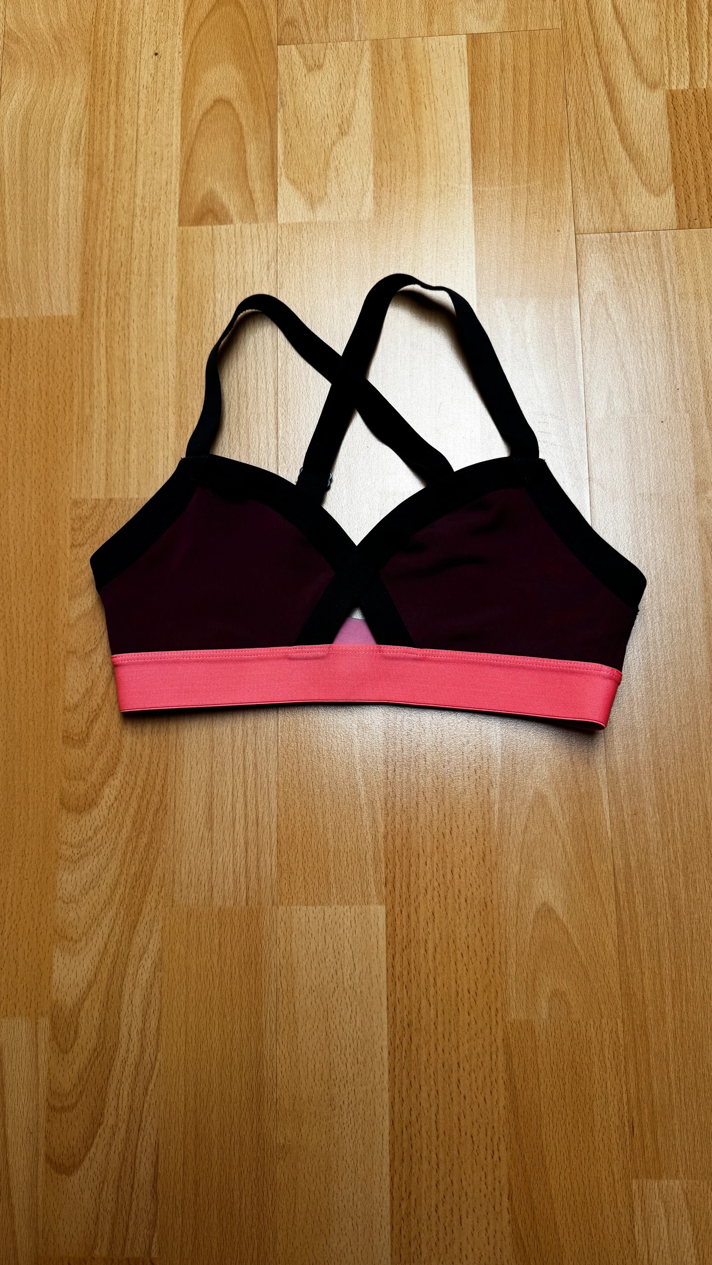 H&M keresztpántos sportmelltartó 3