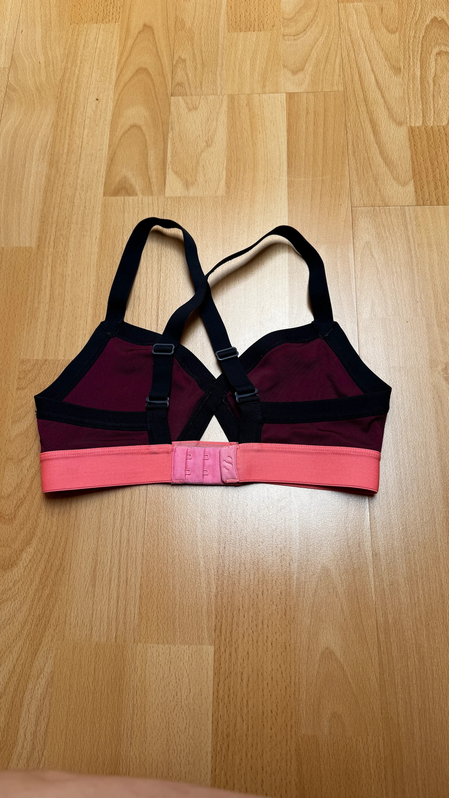 H&M keresztpántos sportmelltartó 4