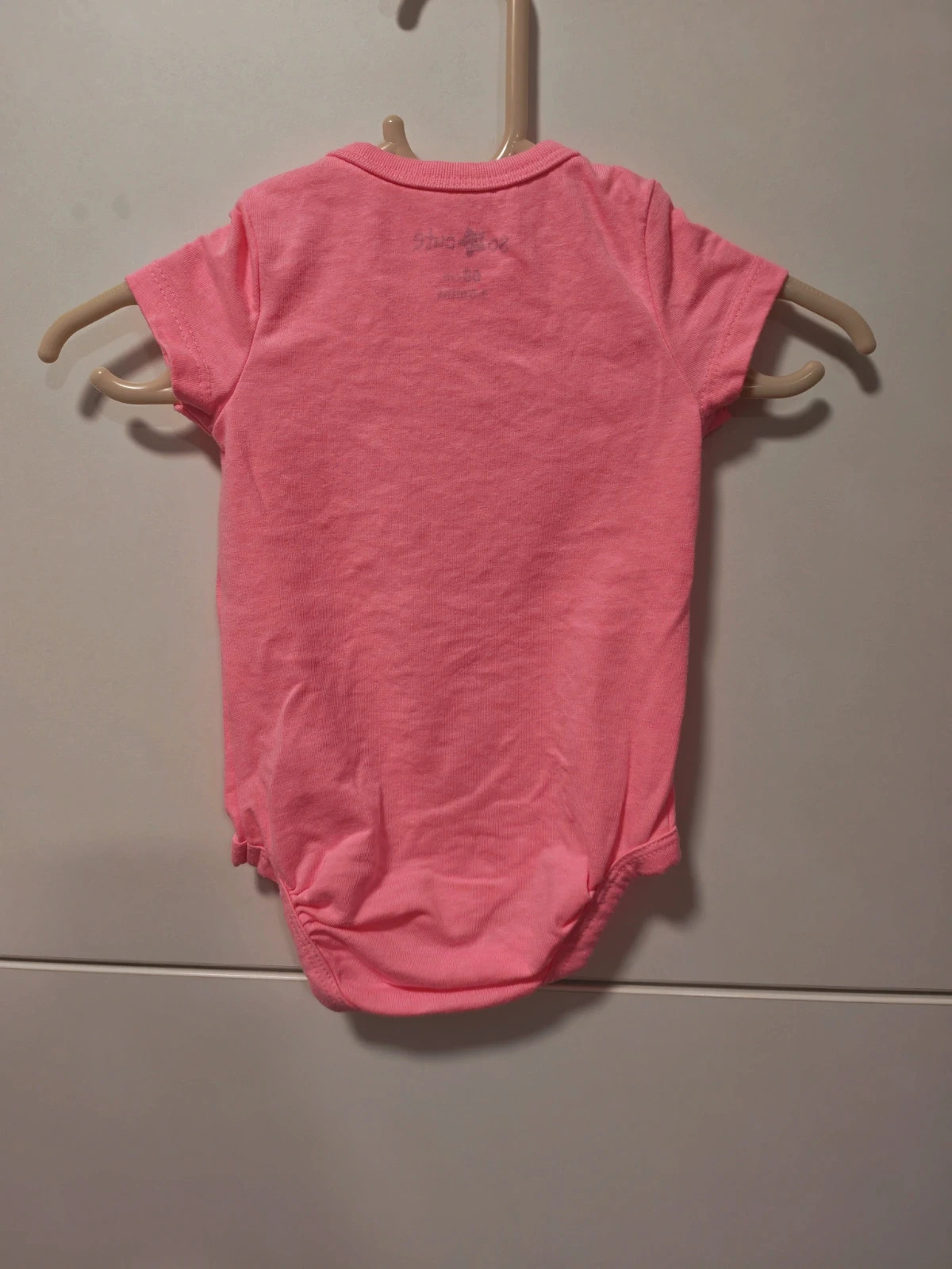 2db neon rózsaszín body 62,68 3