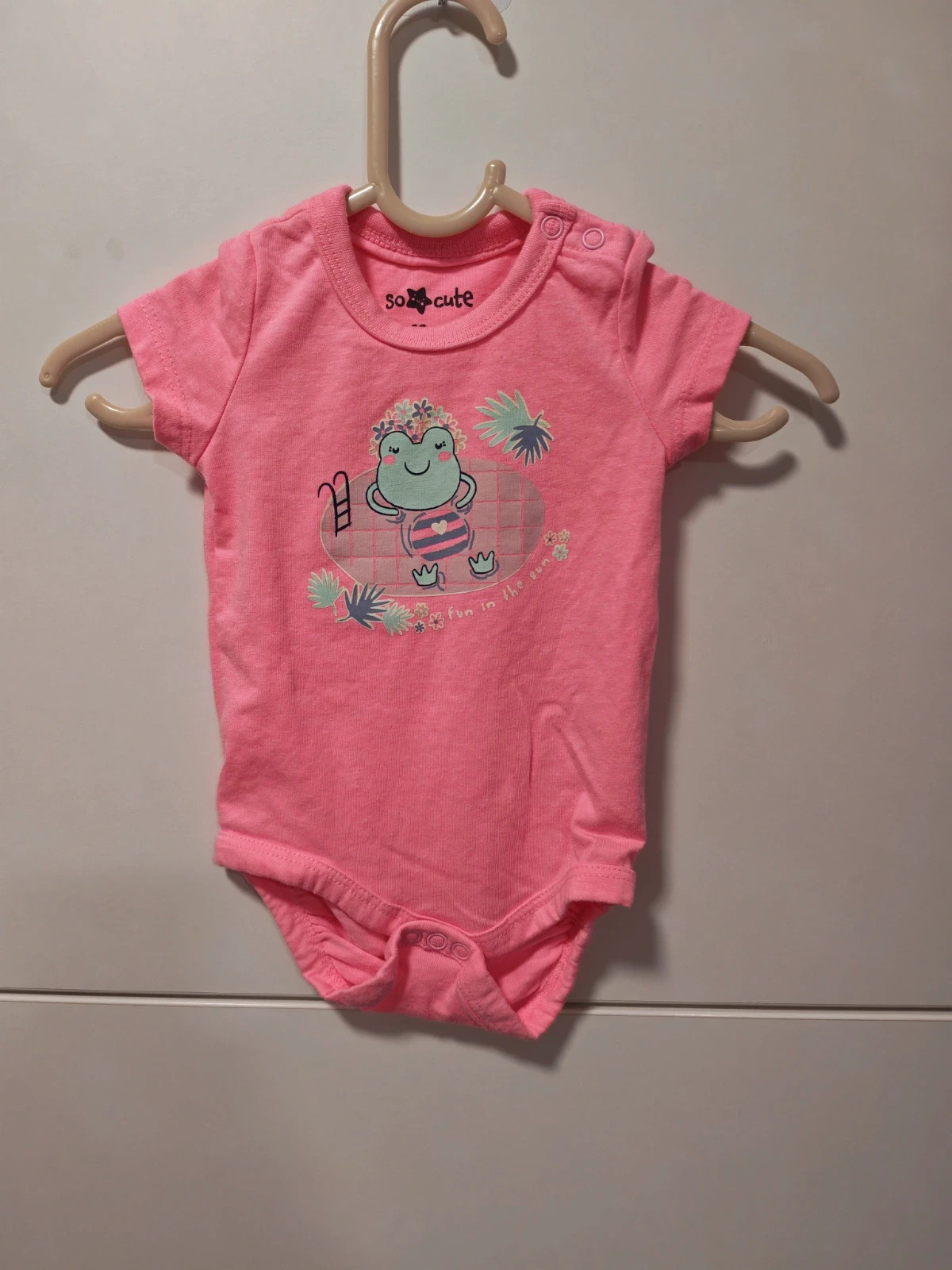 2db neon rózsaszín body 62,68 2