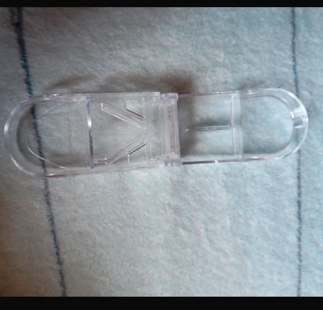 💊 Új gyógyszervágó és tablettatároló – Praktikus, kompakt 3