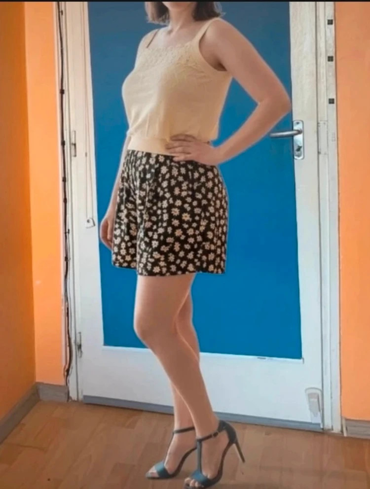 ÚJ 🌸 2 db virágmintás, gumis derekú rövidnadrág (XL és 0XL) 1