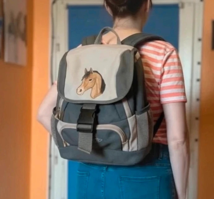 🐴 Vagány lovas, többzsebes sportos hátizsák / iskolatáska 1