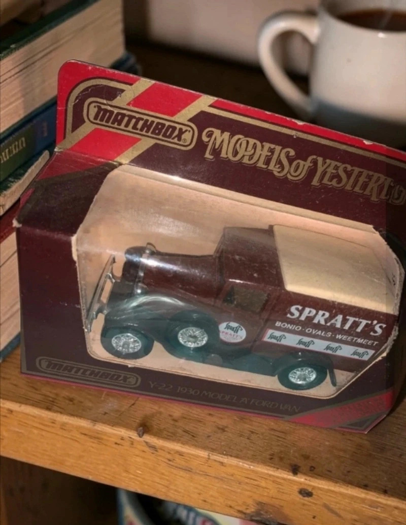 Matchbox Models of Yesteryear Y-22 1930 Model A Ford Van (Spratt's) 1