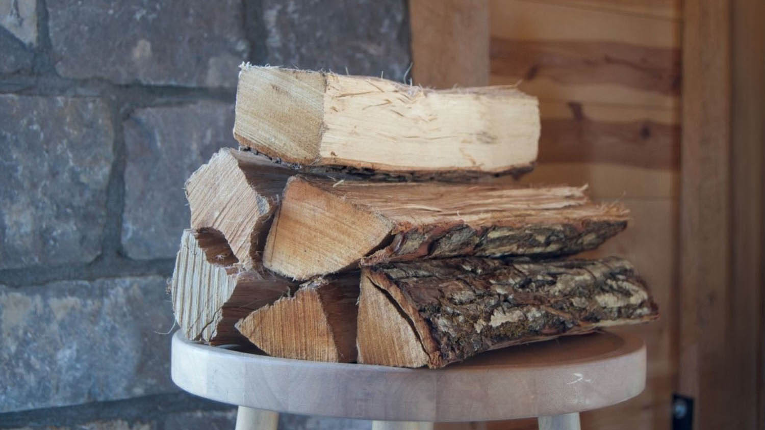 All about hickory firewood