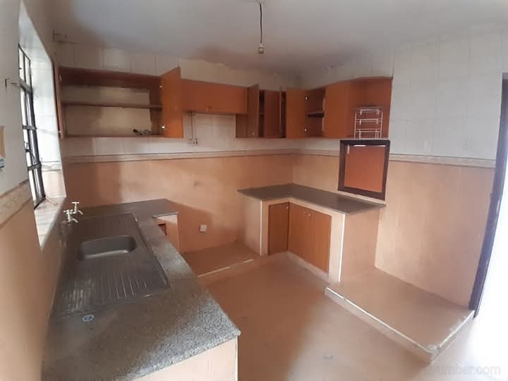 4 bedroom in south c - Image 3