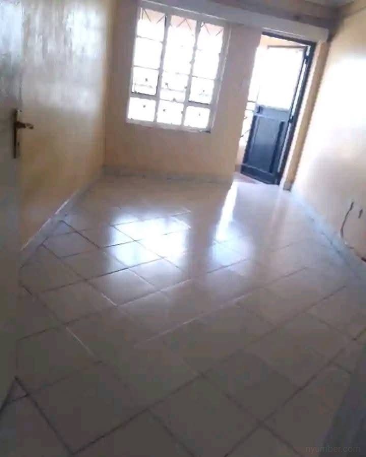 Bedsitter in Langas - Image 2