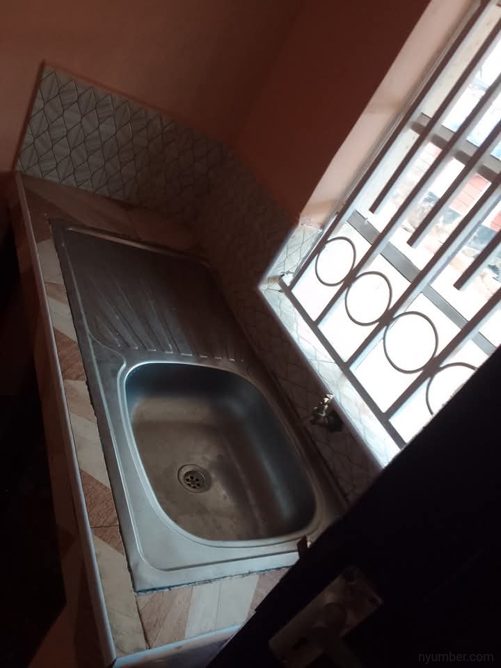 2 bedroom apartment - Image 4