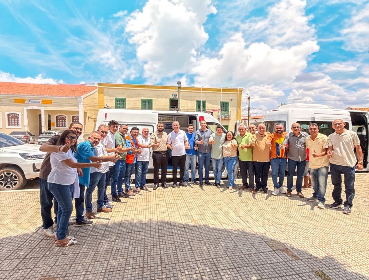 Prefeitura de Oeiras entrega quatro novos veículos para a Saúde e a Assistência Social