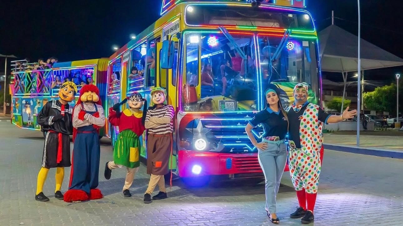 Trenzinho anima Oeiras com passeios ao som de música e personagens infantis