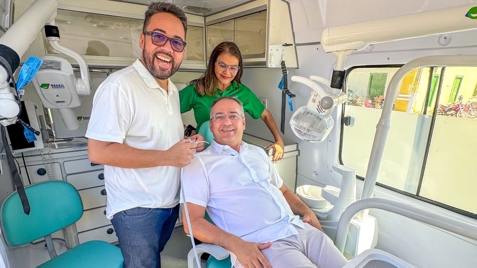 Prefeito Dr. Hailton apresenta unidade odontológica móvel para levar o dentista à zona rural