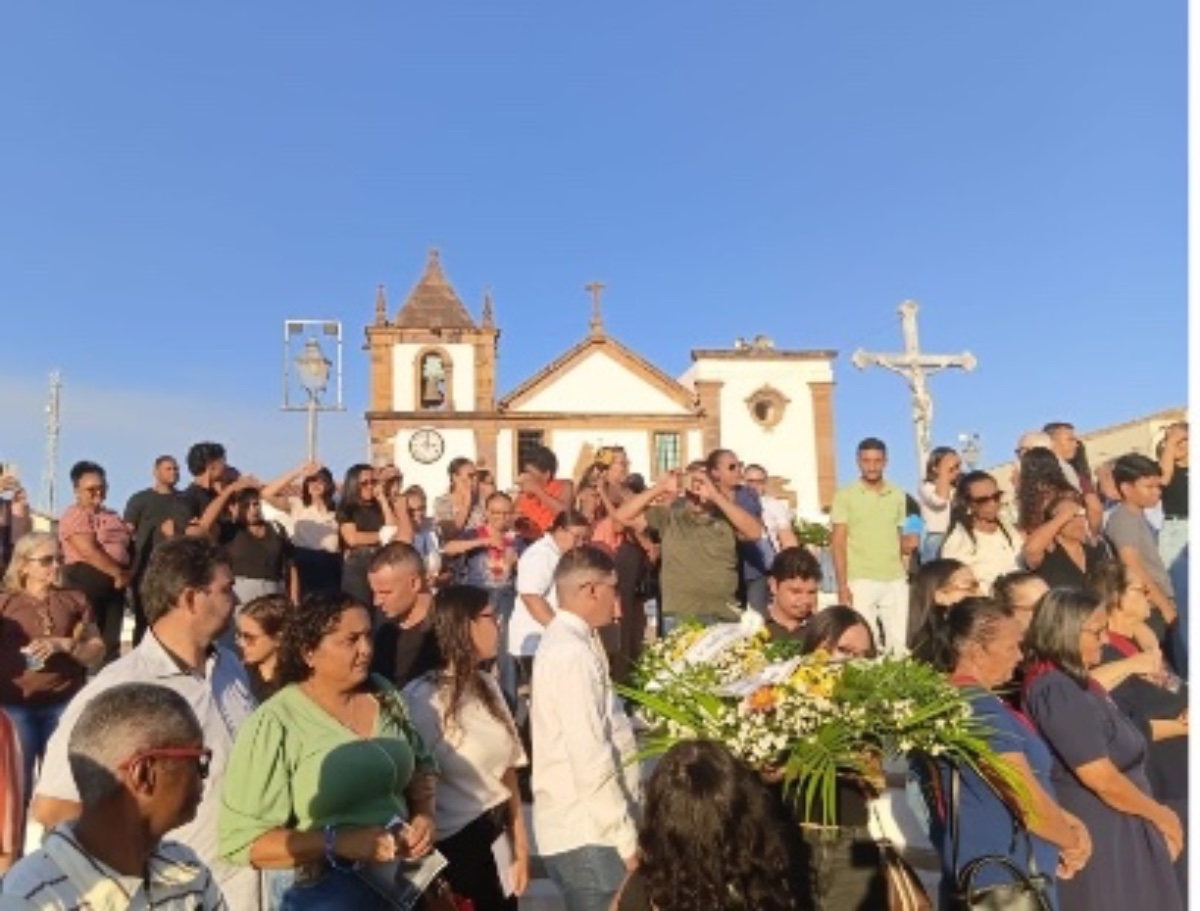 Oeiras se despede do padre Rogério Nascimento Santos em missa na Catedral
