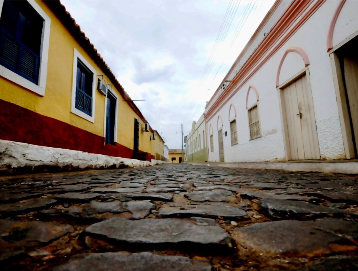 Governo do Estado inicia readequação do calçamento em paralelepípedo no Centro Histórico de Oeiras