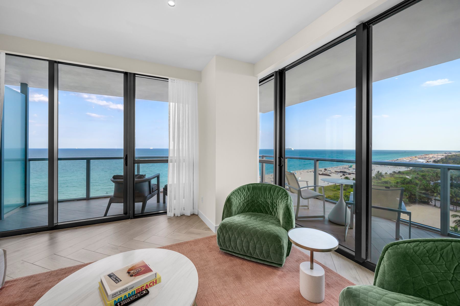 2201 Collins Ave_1oakstudios_02
