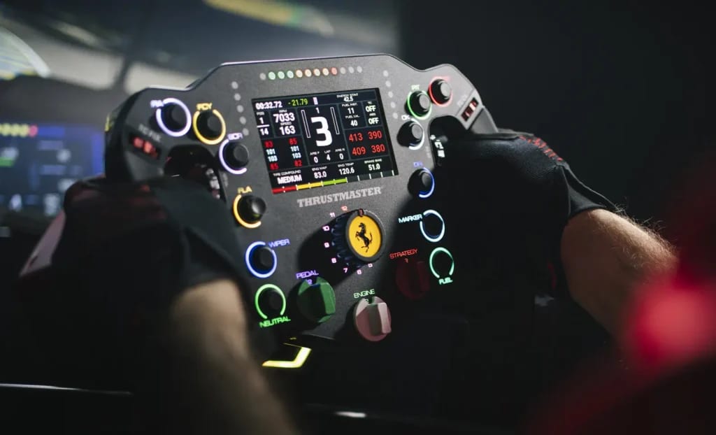 Detail du volant collector Ferrari 499P Centenary Winner Edition