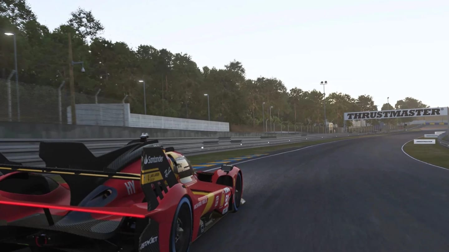 Teaser du nouveau peripherique Thrustmaster aux couleurs Ferrari et Le Mans