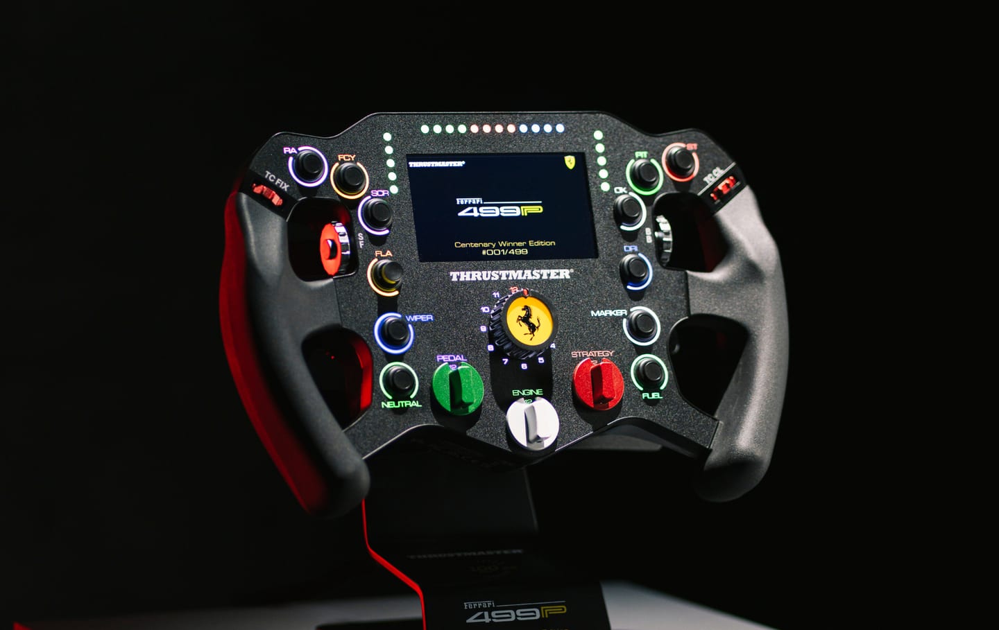 Support d'exposition en acier du volant Ferrari 499P Centenary Winner Edition