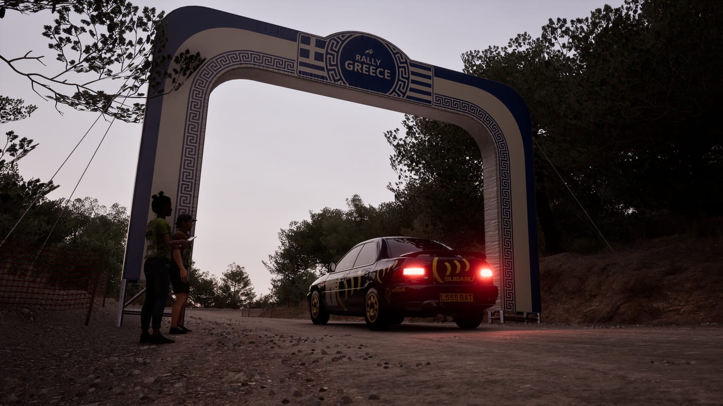 Voiture de rallye en action dans Assetto Corsa Rally