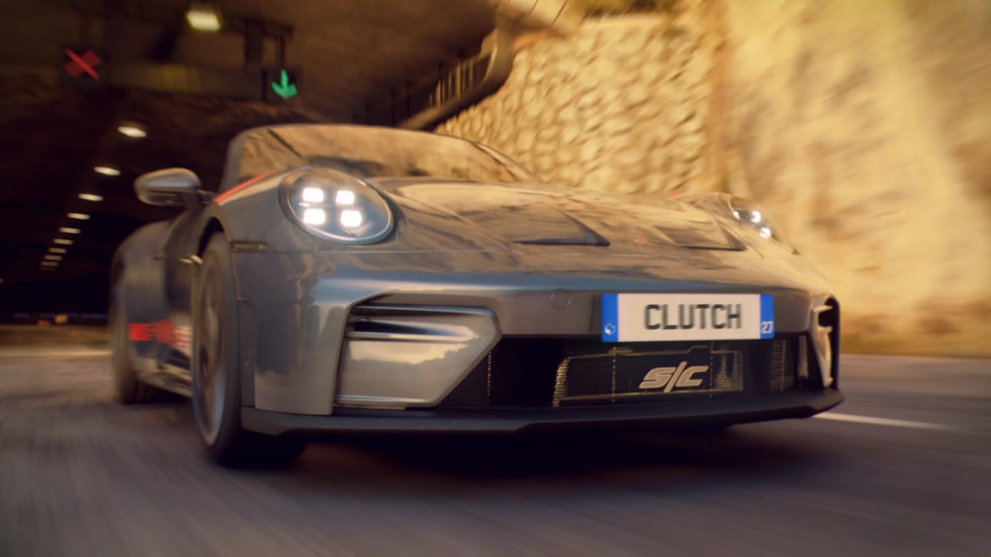 Voiture de CLUTCH sur une route de la Riviera francaise
