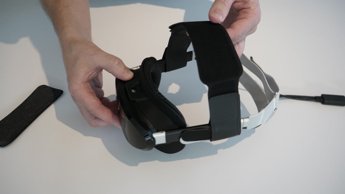 La sangle Apache Strap de Studioform montée sur le Pimax Dream Air