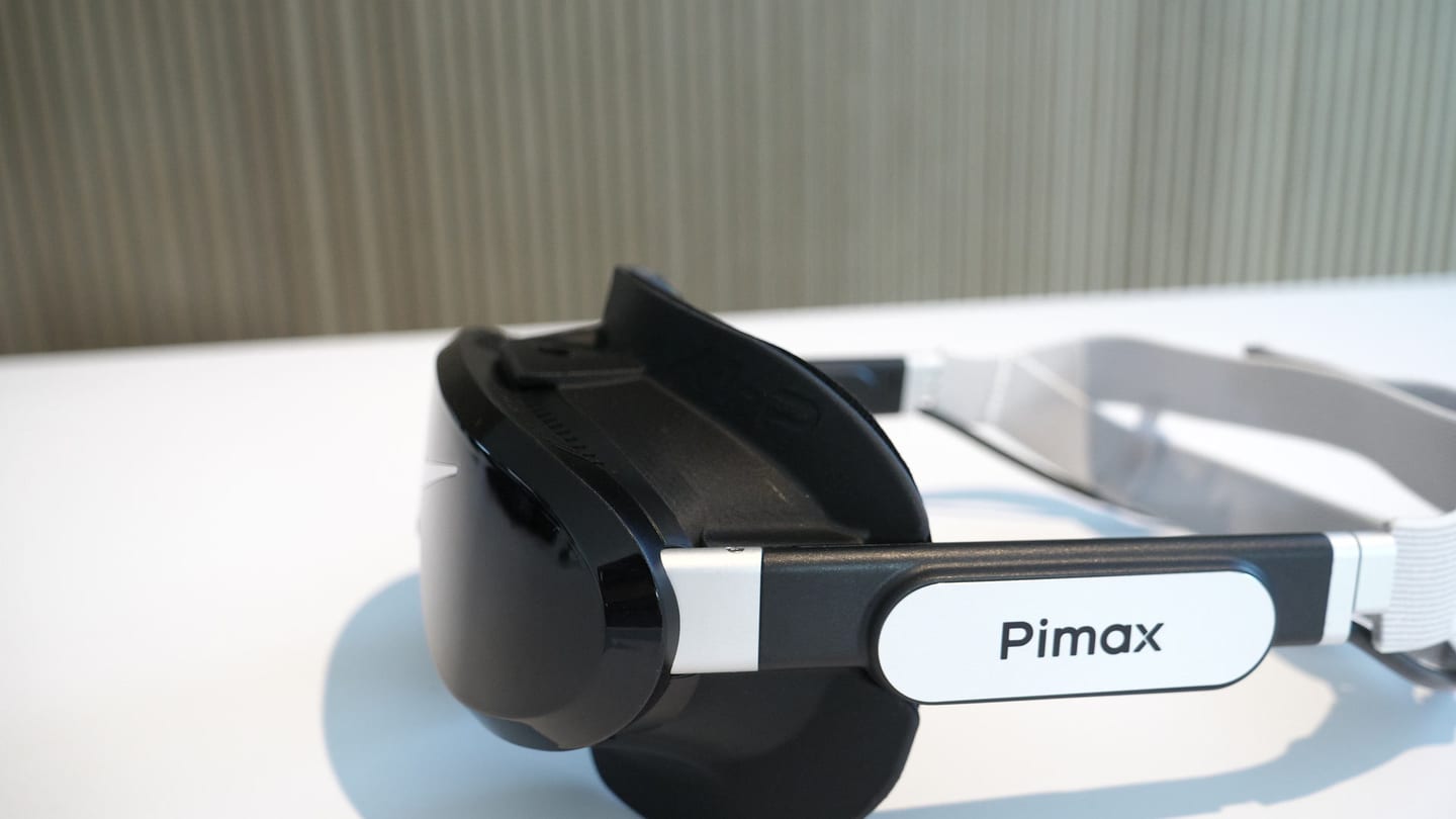 Le kit Studioform X1-P vu de profil sur le Pimax Dream Air