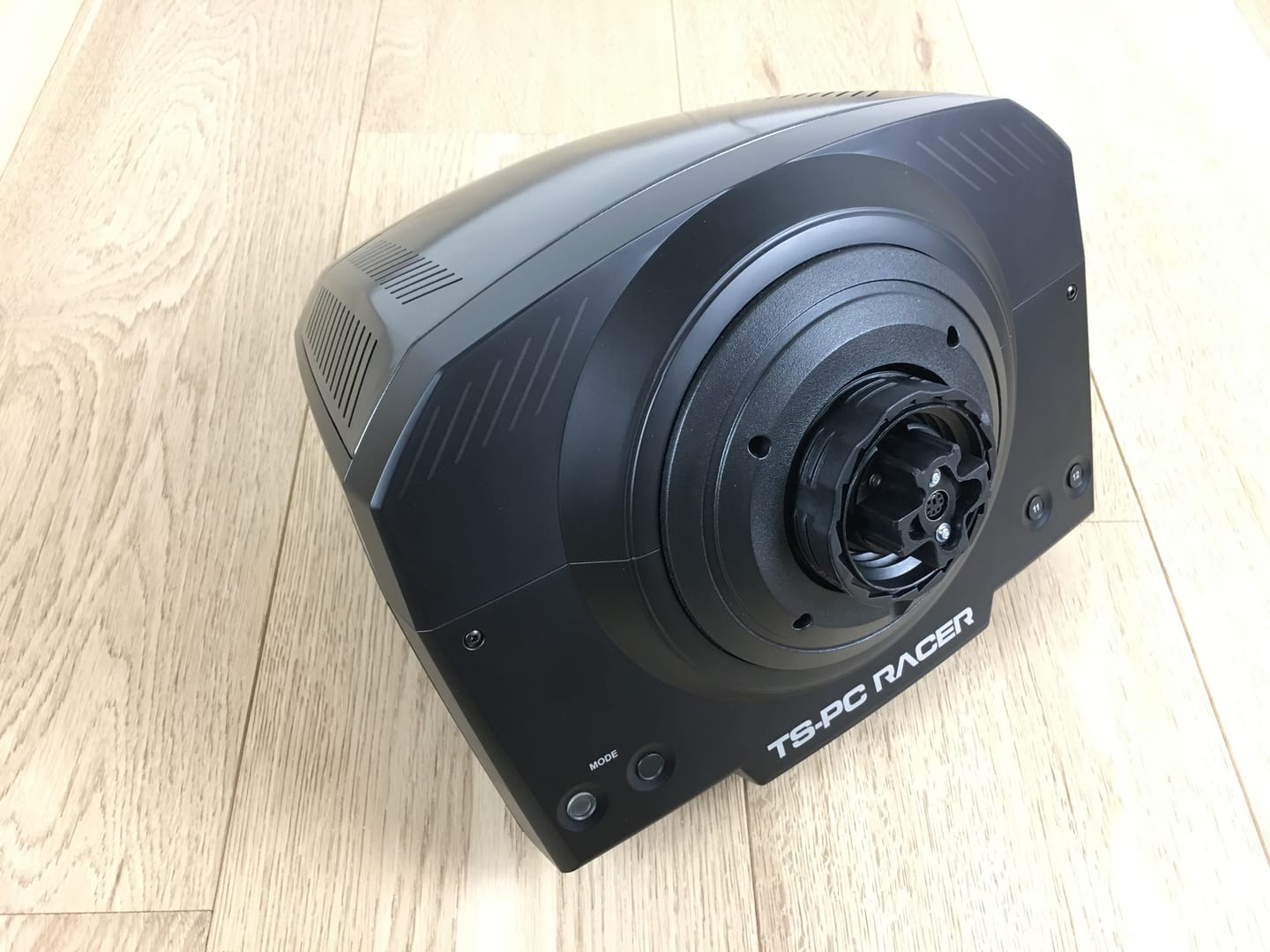 Thrustmaster_tsPc_Ferrari_488 (10)