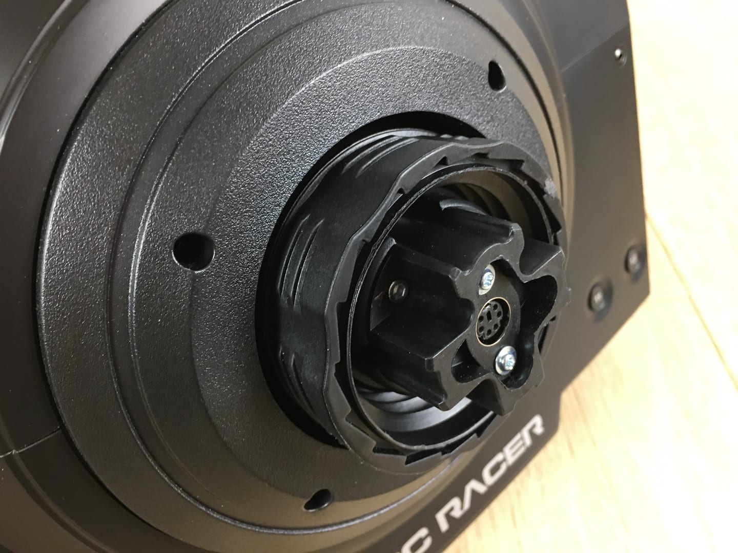 Thrustmaster_tsPc_Ferrari_488 (11)