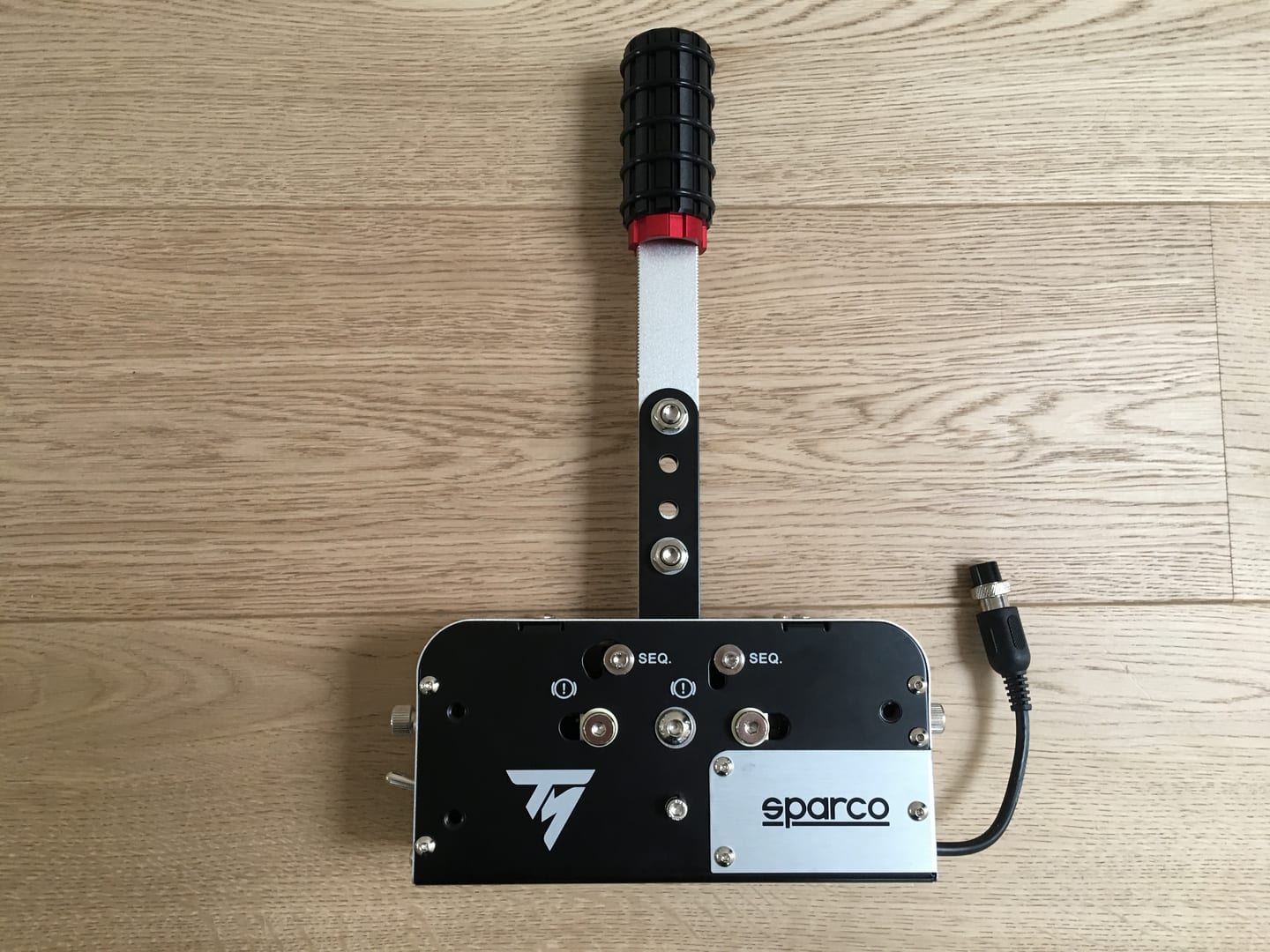Thrustmaster TSS Handbrake (4)