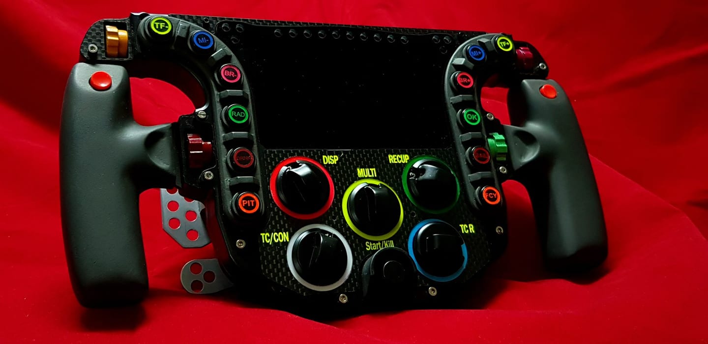 Réplique du volant de la Porsche 919 LMP1