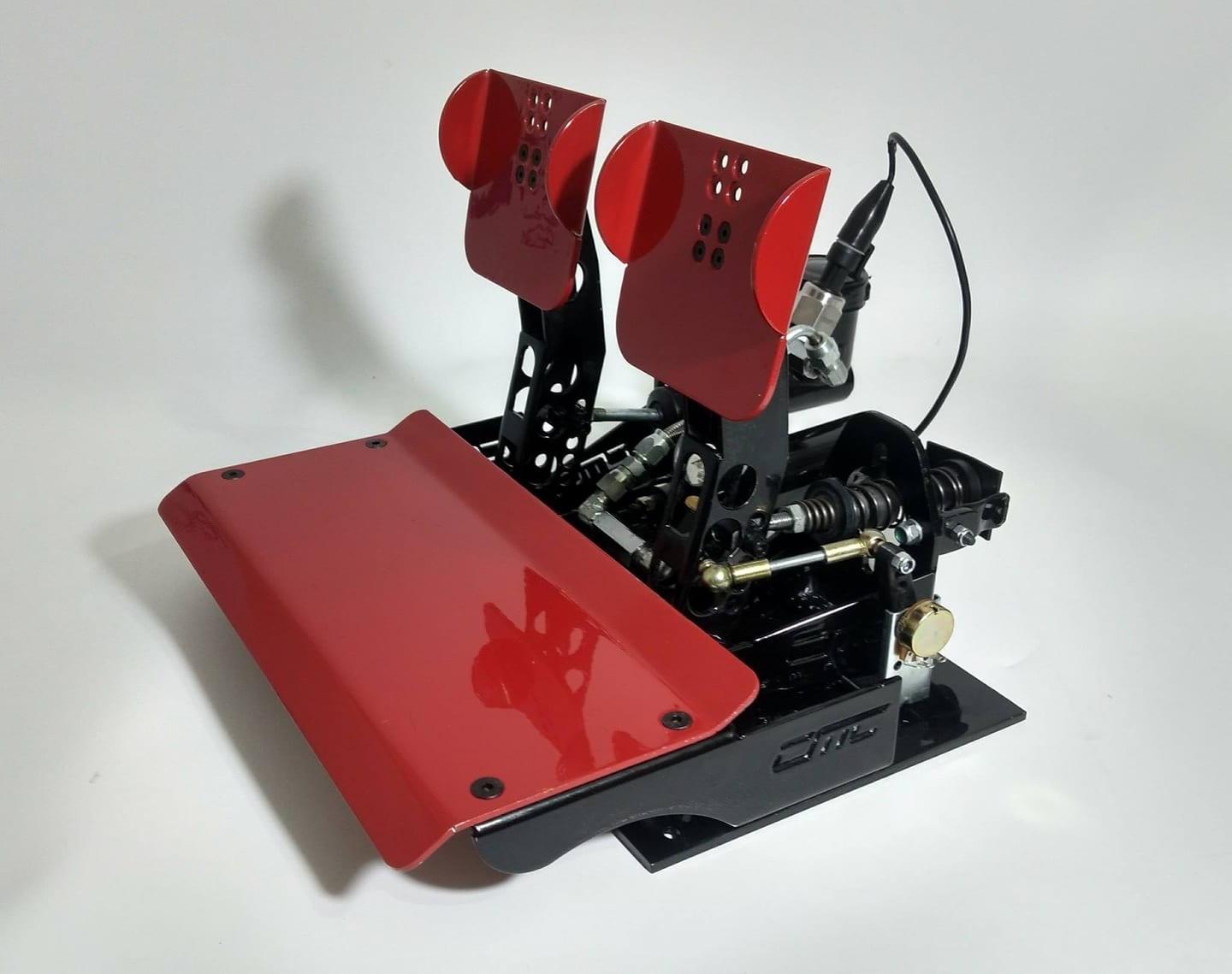 Pédalier F1 chez CMC Evolutions Simracing