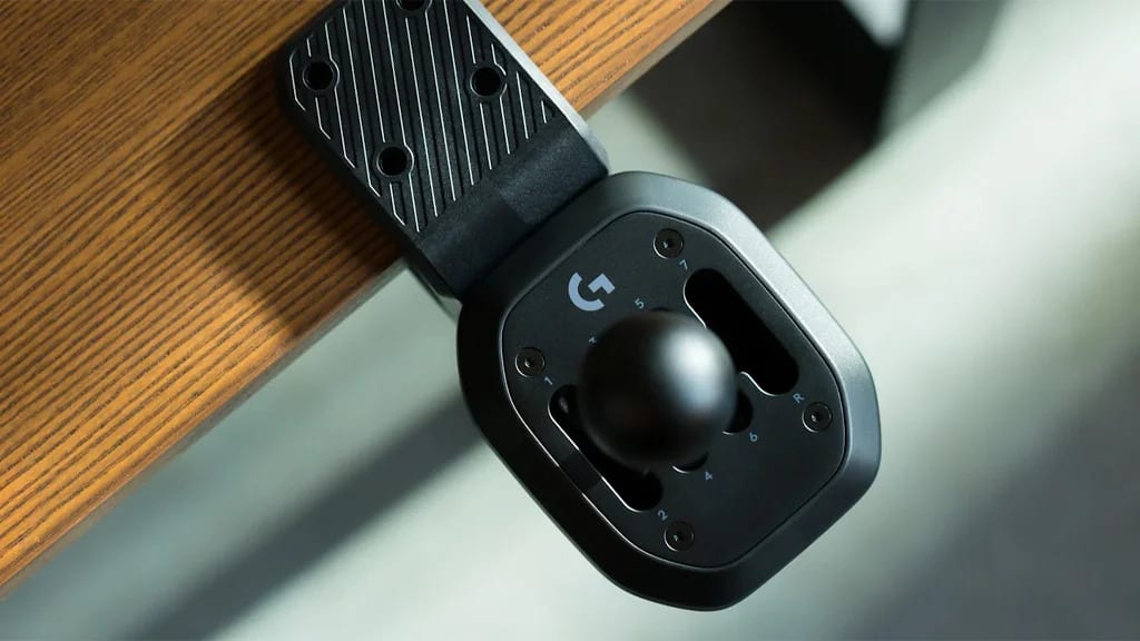 Logitech lance le RS H-Shifter : un levier 7+R à capteurs Hall pour 160 €