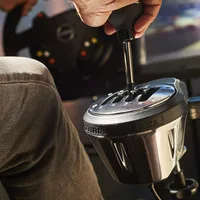 Thrustmaster TH8A Shifter Add-On – Levier de Vitesse Haut de Gamme pour PS5, PS4, Xbox Series X|S, Xbox One & PC – Design 100% Métal – Technologie Magnétique H.E.A.R.T – Grilles H et Séquentielle