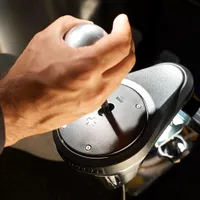 Thrustmaster TH8A Shifter Add-On – Levier de Vitesse Haut de Gamme pour PS5, PS4, Xbox Series X|S, Xbox One & PC – Design 100% Métal – Technologie Magnétique H.E.A.R.T – Grilles H et Séquentielle