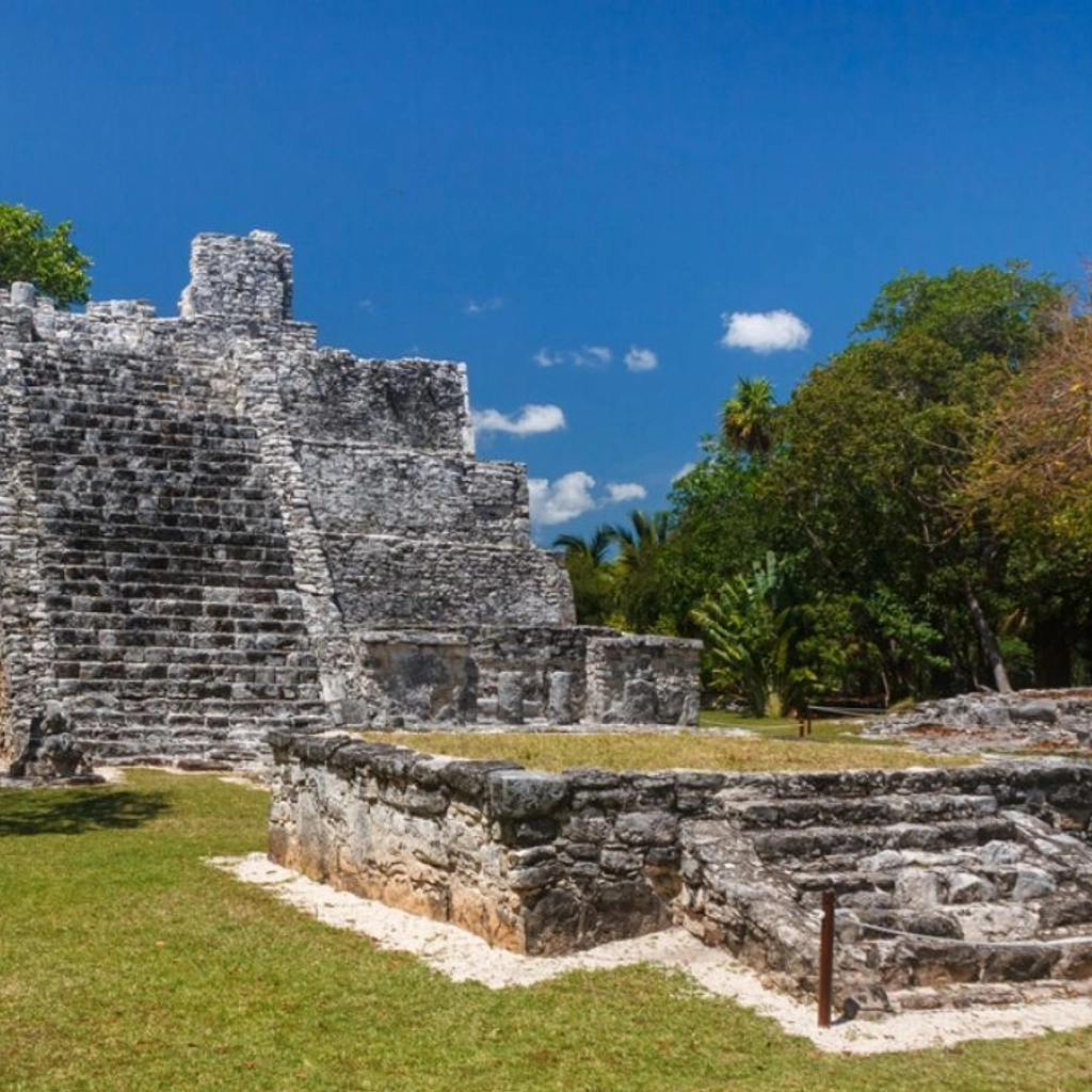 Zona Arqueológica de El Meco - 1