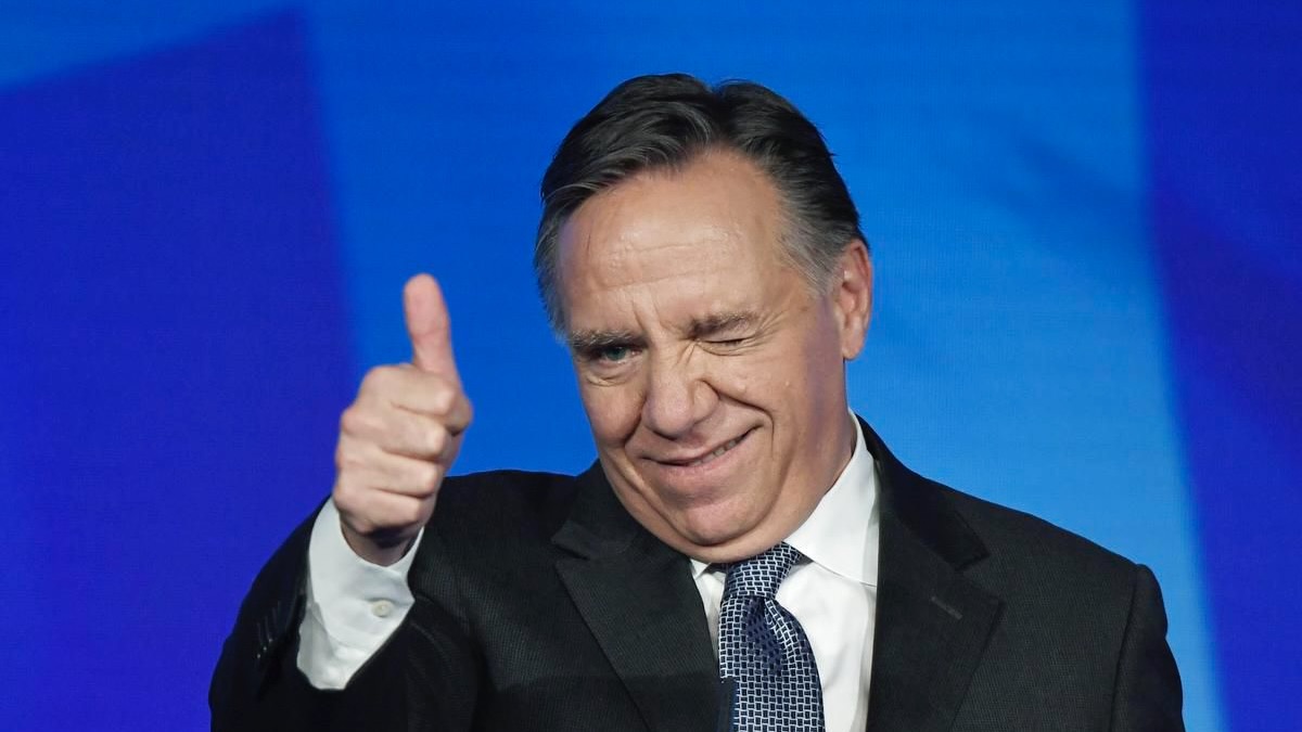 François Legault qui lève le pouce.